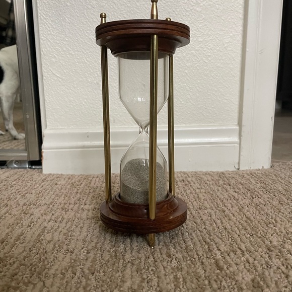 Hourglass - Picture 1 of 4